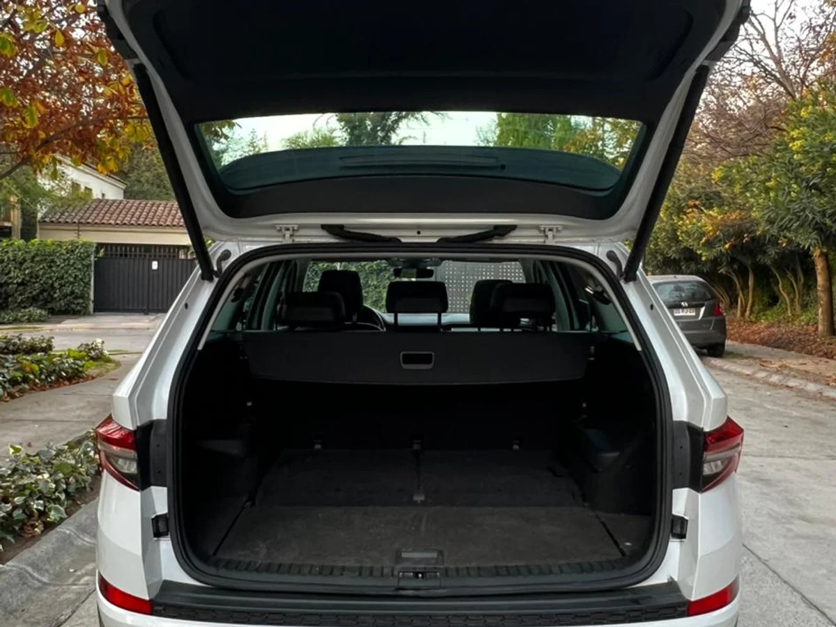 SKODA KODIAQ 2.0L TSI 4x4 180HP AT DSG STYLE . 2024 - Miniatura 10