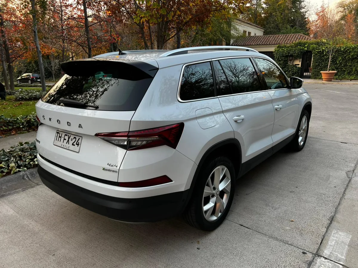 SKODA KODIAQ 2.0L TSI 4x4 180HP AT DSG STYLE . 2024 - Miniatura 12