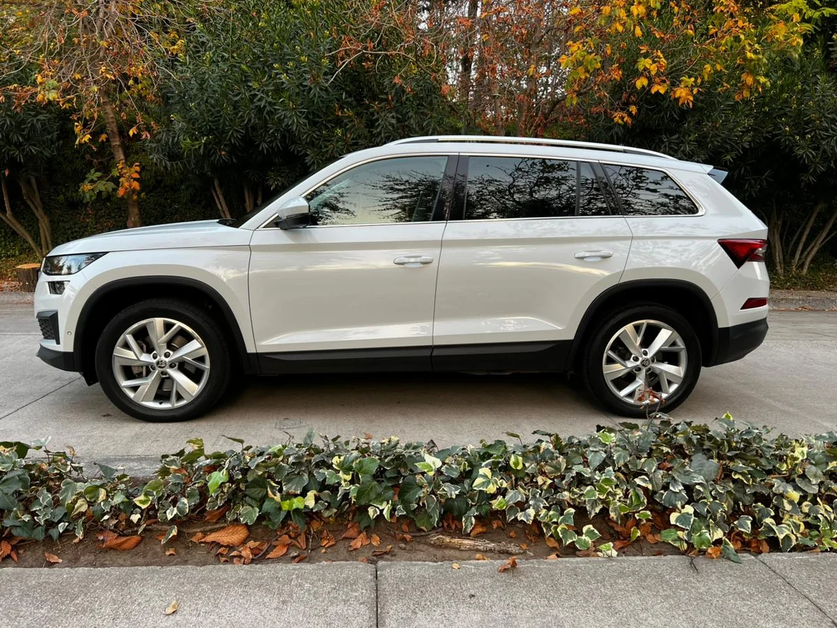 SKODA KODIAQ 2.0L TSI 4x4 180HP AT DSG STYLE . 2024 - Miniatura 6