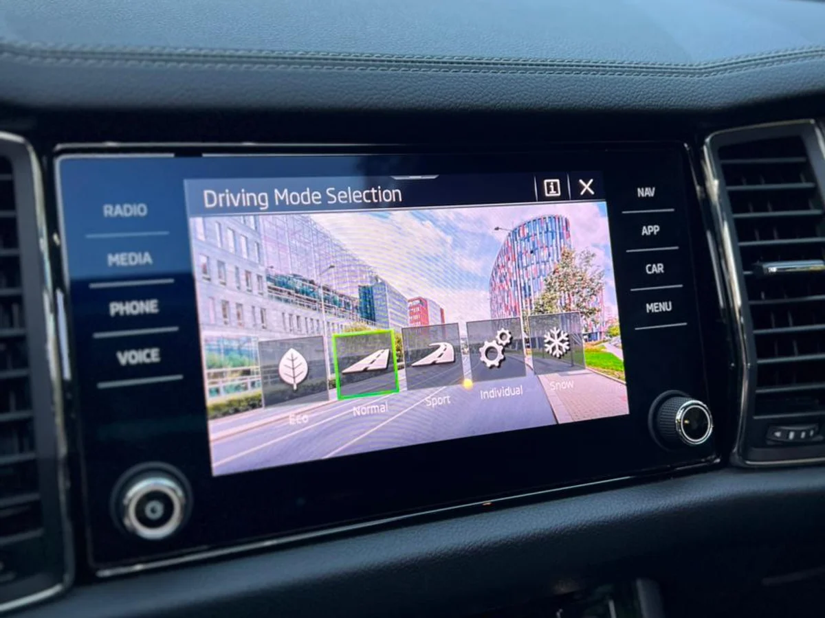 SKODA KODIAQ 2.0L TSI 4x4 180HP AT DSG STYLE . 2024 - Miniatura 21