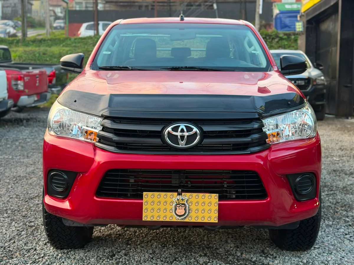 TOYOTA HILUX D CAB DX 4X4 2.4 DCAB MT 4X4 2.4 2023
