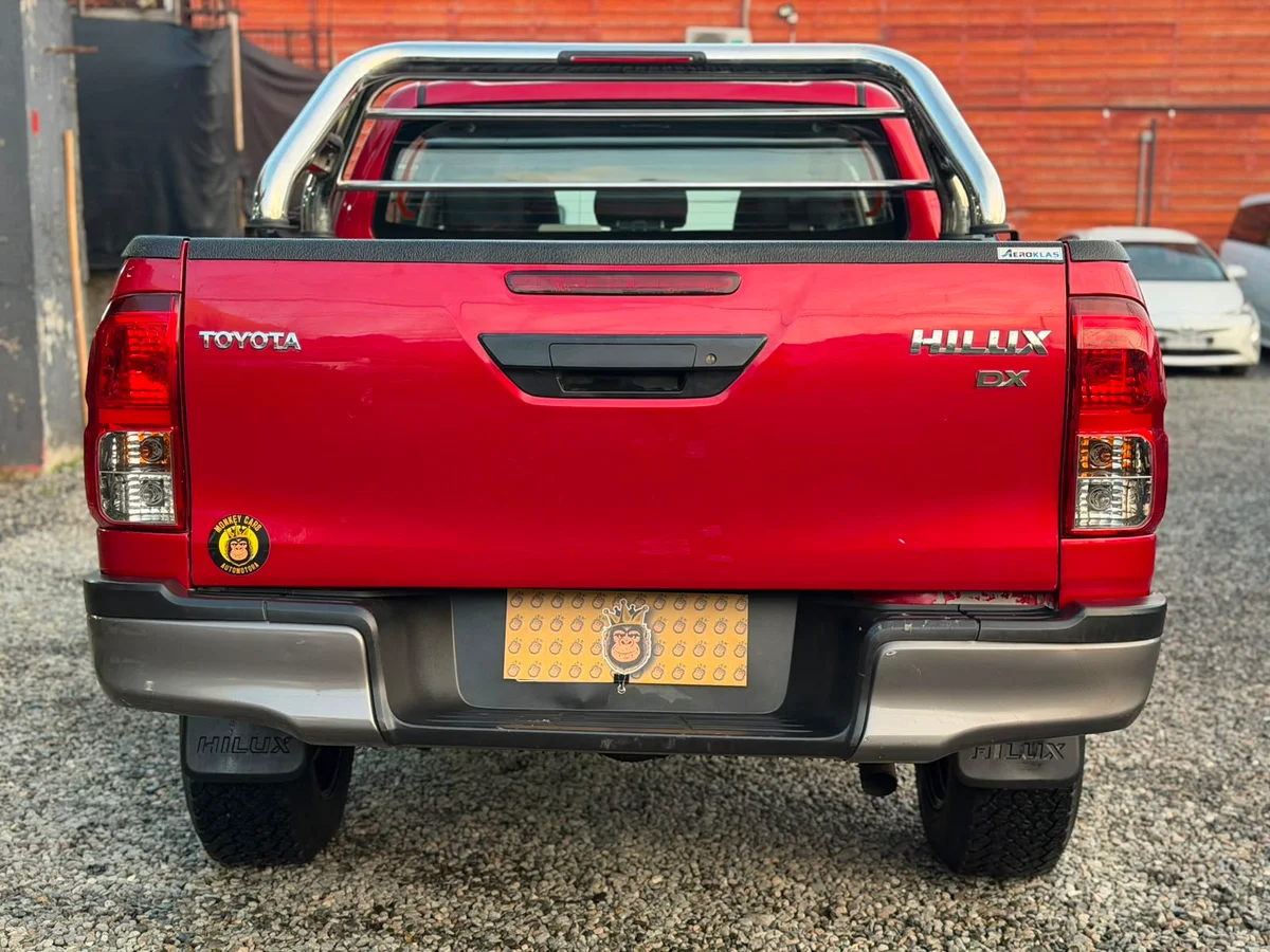 TOYOTA HILUX D CAB DX 4X4 2.4 DCAB MT 4X4 2.4 2023