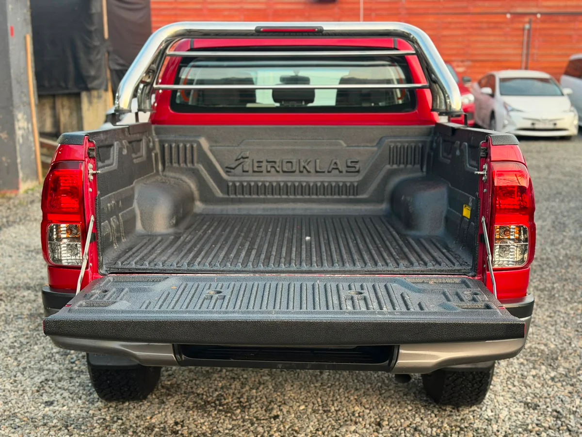 TOYOTA HILUX D CAB DX 4X4 2.4 DCAB MT 4X4 2.4 2023