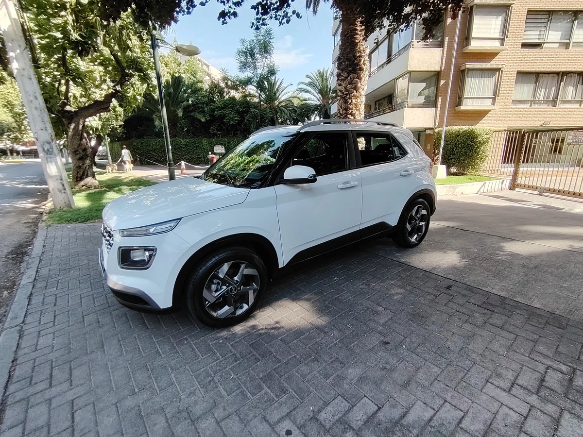 HYUNDAI Venue 1.6 QX PLUS 4X2 MT 5P 2024