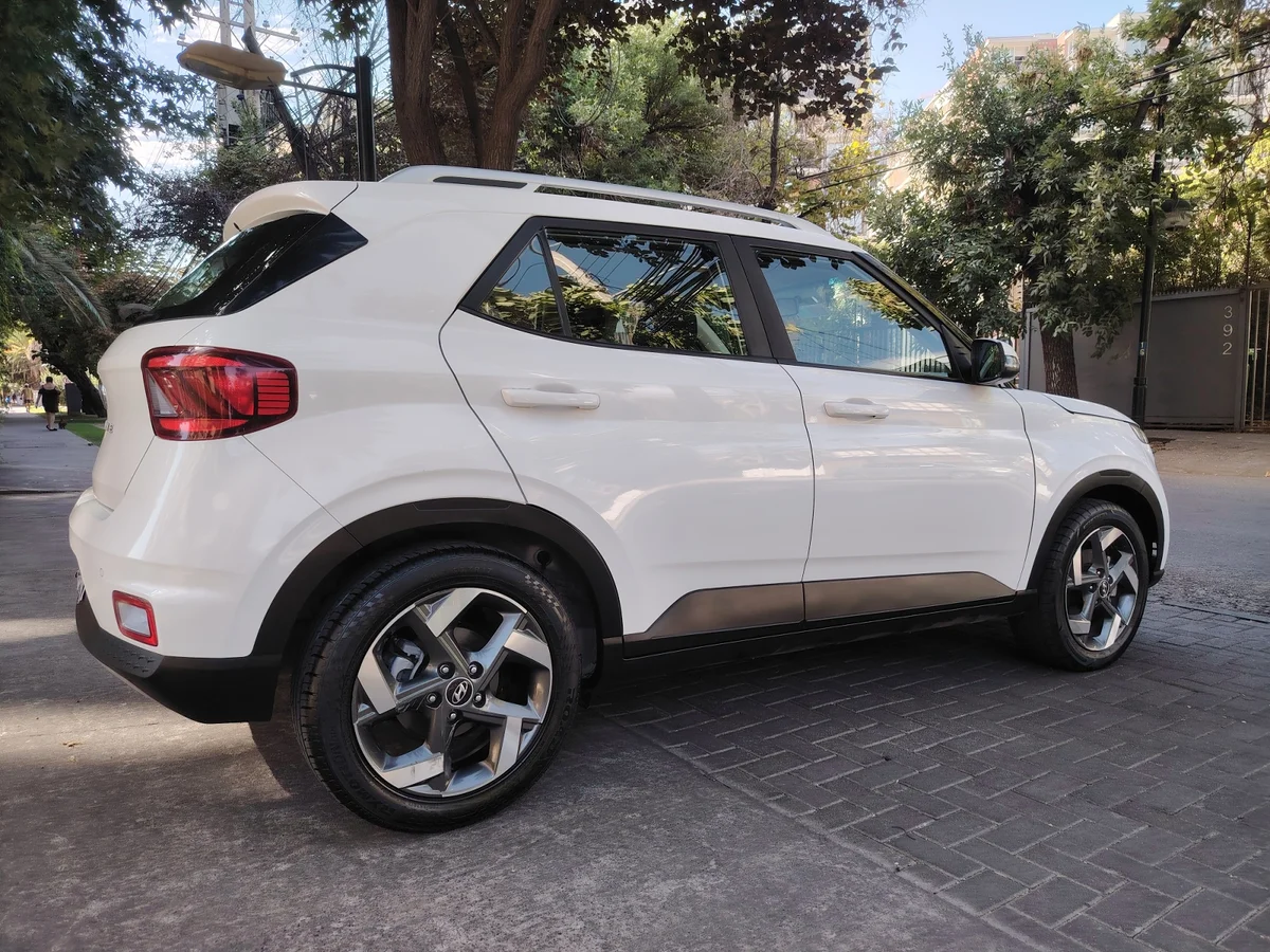 HYUNDAI Venue 1.6 QX PLUS 4X2 MT 5P 2024 - Miniatura 10