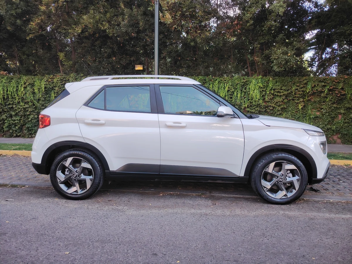 HYUNDAI Venue 1.6 QX PLUS 4X2 MT 5P 2024 - Miniatura 12