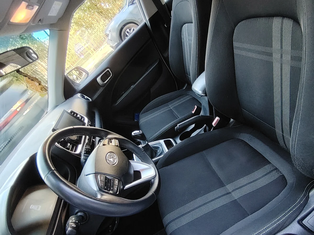 HYUNDAI Venue 1.6 QX PLUS 4X2 MT 5P 2024 - Miniatura 19