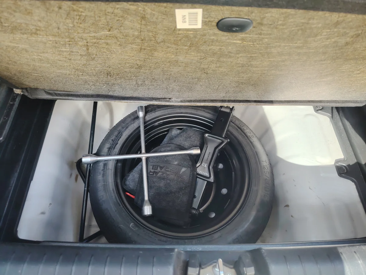 HYUNDAI Venue 1.6 QX PLUS 4X2 MT 5P 2024 - Miniatura 24