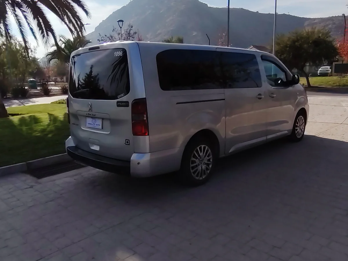 PEUGEOT Traveller BLUEHDI 2019 - Miniatura 11