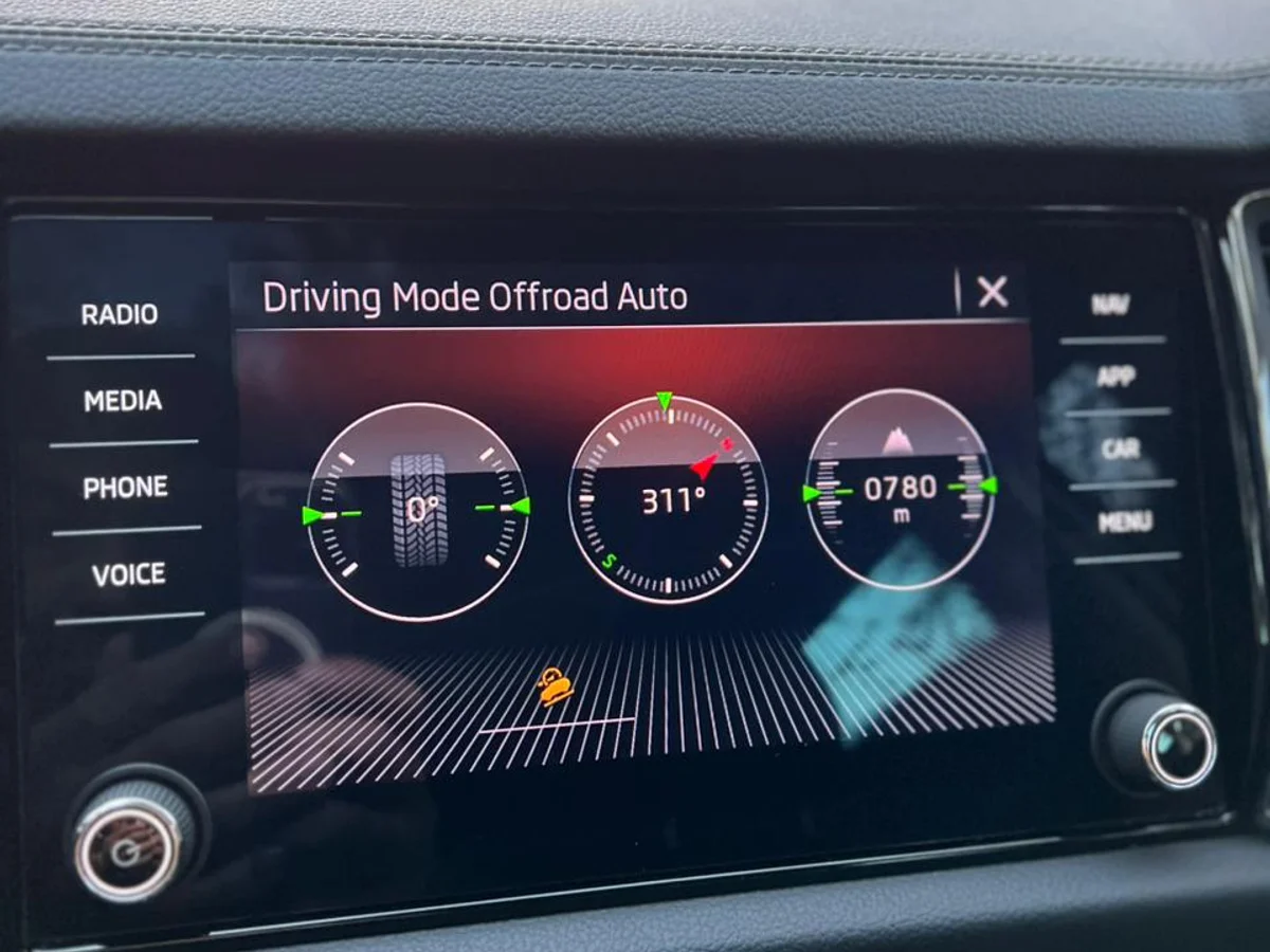 SKODA KODIAQ 4X4 2.0 AUT DIESEL 2022 - Miniatura 15
