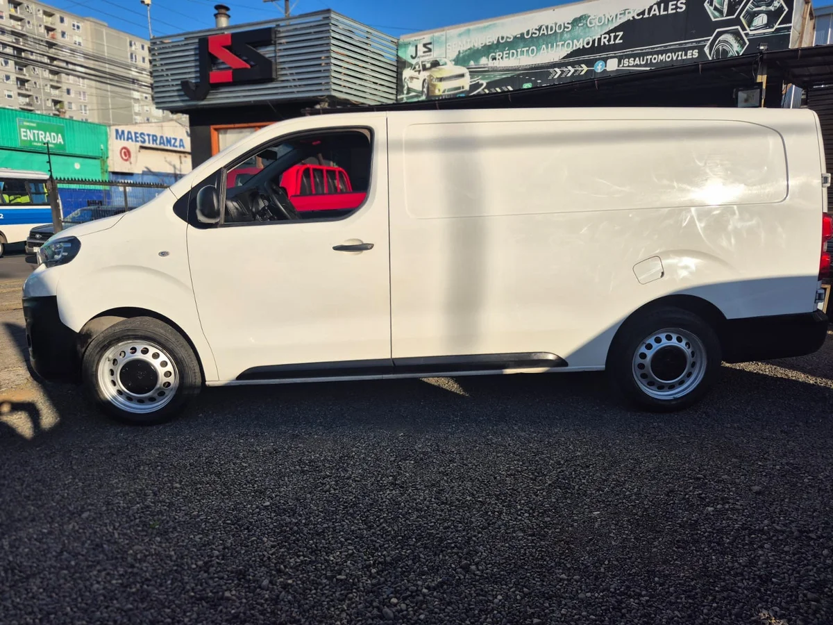 PEUGEOT Expert 2.0 PREMIUM DIESEL 4X2 FURGON 150HP MT 5P 2021
