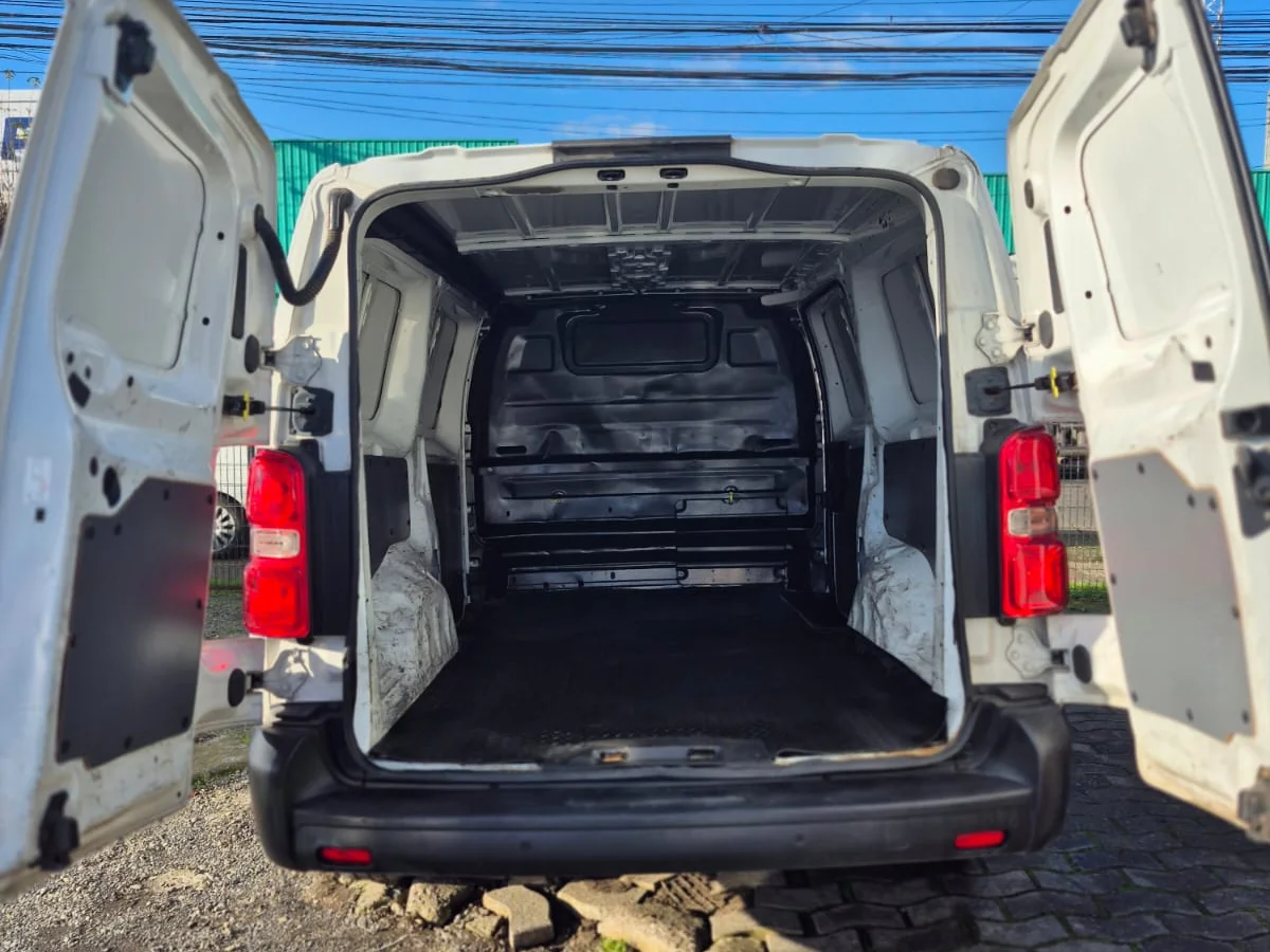 PEUGEOT Expert 2.0 PREMIUM DIESEL 4X2 FURGON 150HP MT 5P 2021 - Miniatura 14