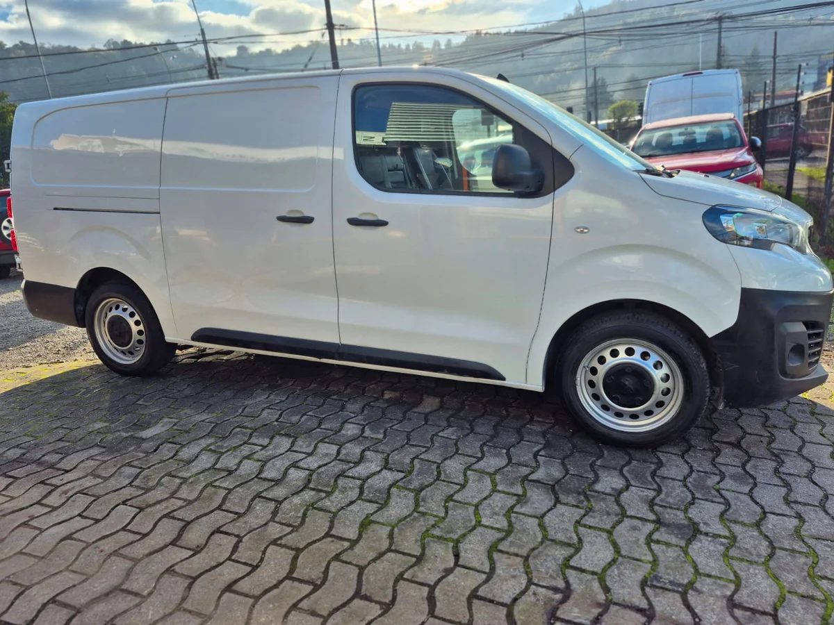 PEUGEOT Expert 2.0 PREMIUM DIESEL 4X2 FURGON 150HP MT 5P 2021 - Miniatura 15