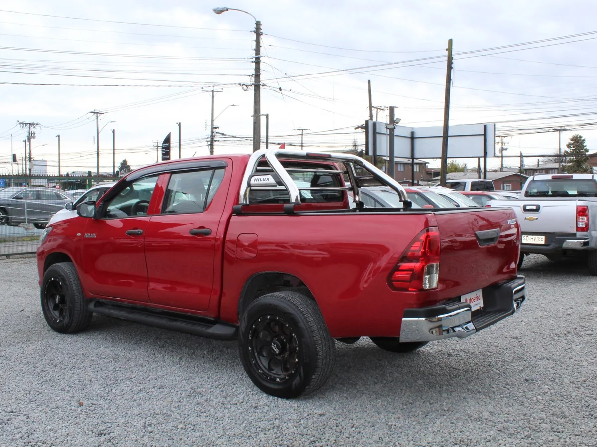 TOYOTA HI LUX D CAB 4X4 2.4 4x4 2018 - Miniatura 9