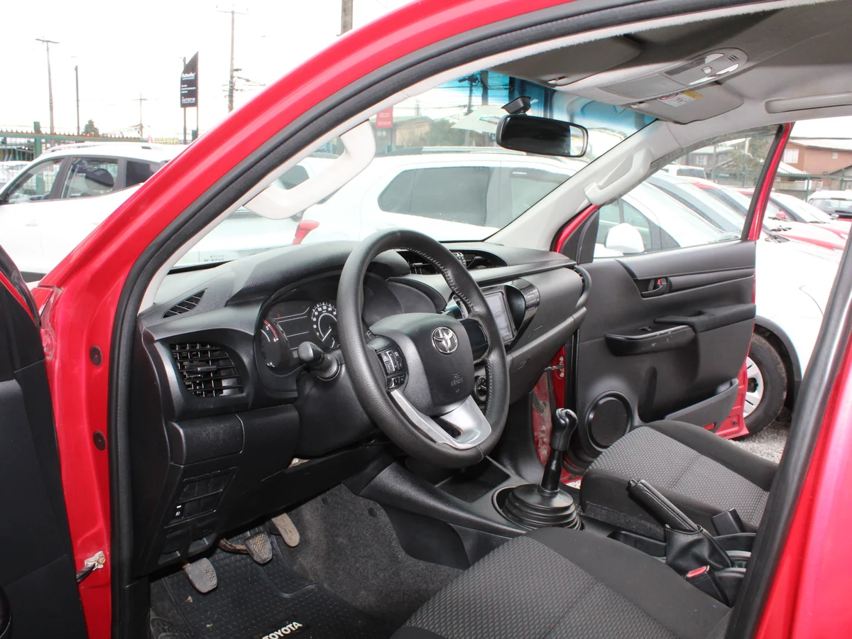 TOYOTA HI LUX D CAB 4X4 2.4 4x4 2018 - Miniatura 10