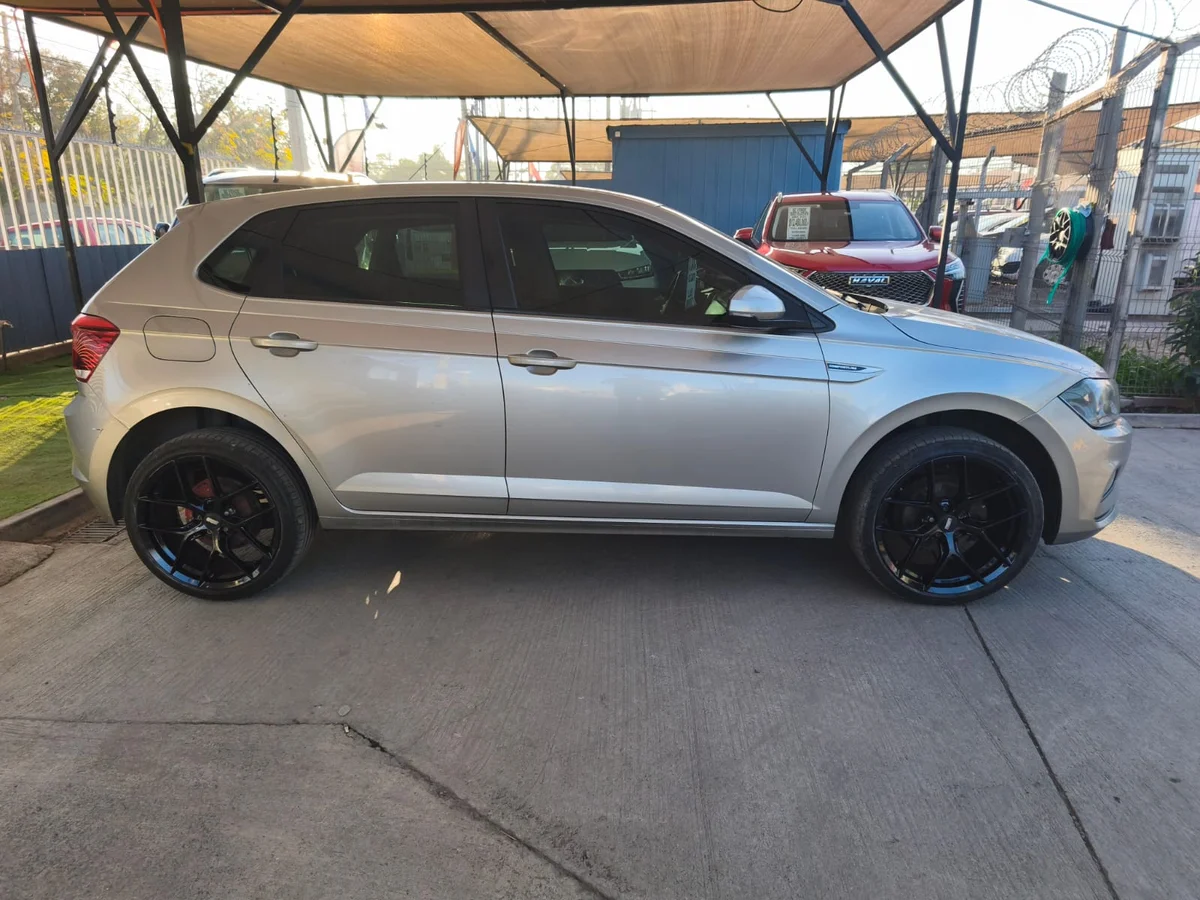 VOLKSWAGEN Polo 1.6 CONFORTLINE 4X2 MT 4P 2018 - Miniatura 9