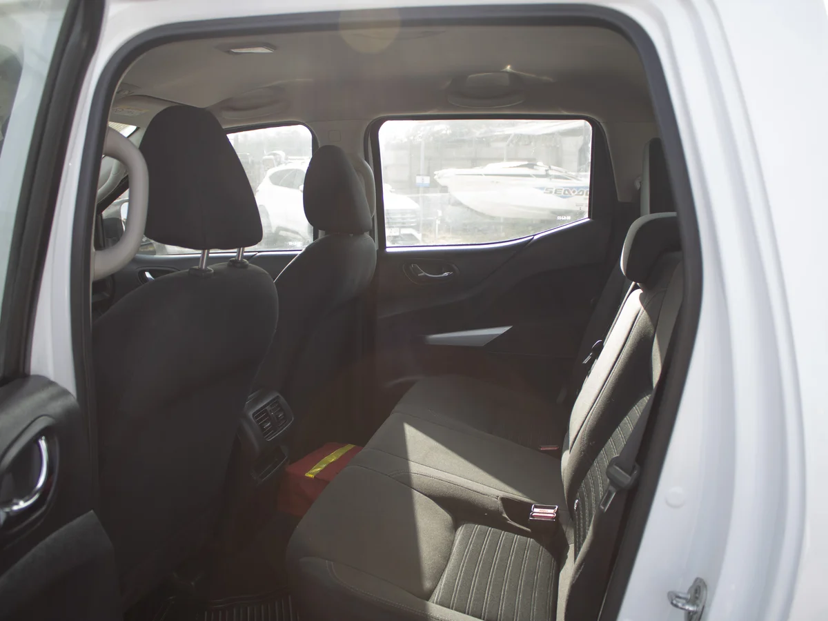 NISSAN navara D CAB 2.3 2023 miniatura 9