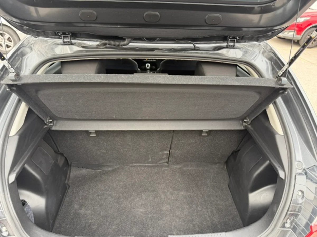 SUZUKI BALENO 1.5 GLX AUT 2025 - Miniatura 15