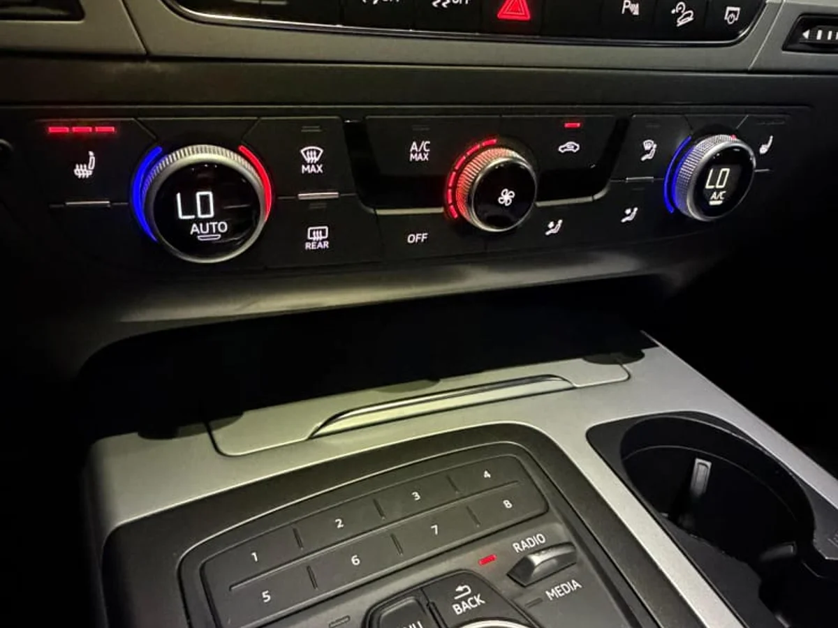AUDI Q7 TFSI 2.0 2018 - Miniatura 11
