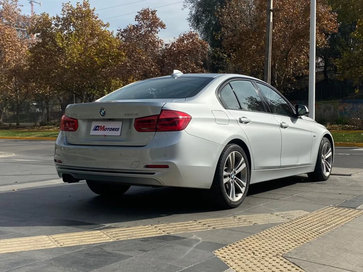 BMW 320I 2.0 AT Limousine 2017
