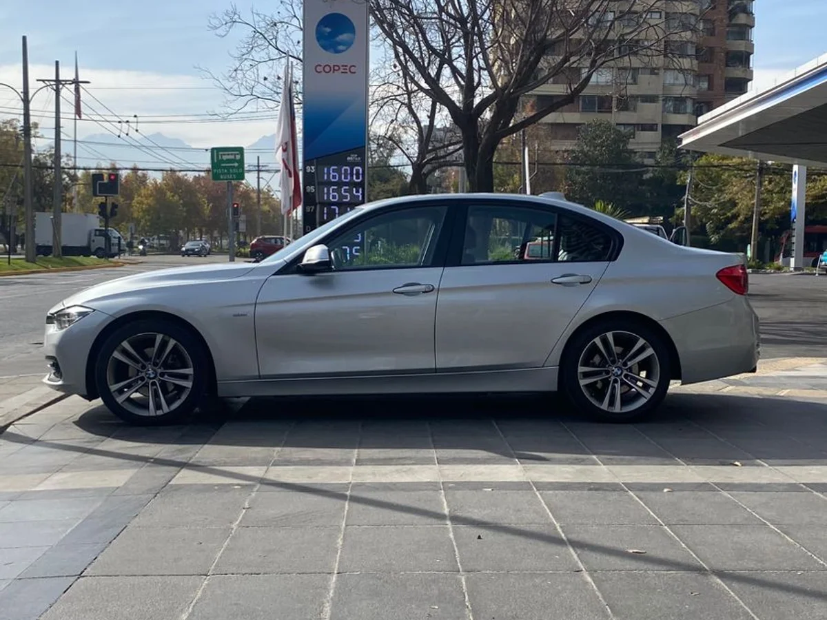BMW 320I 2.0 AT Limousine 2017 - Miniatura 7