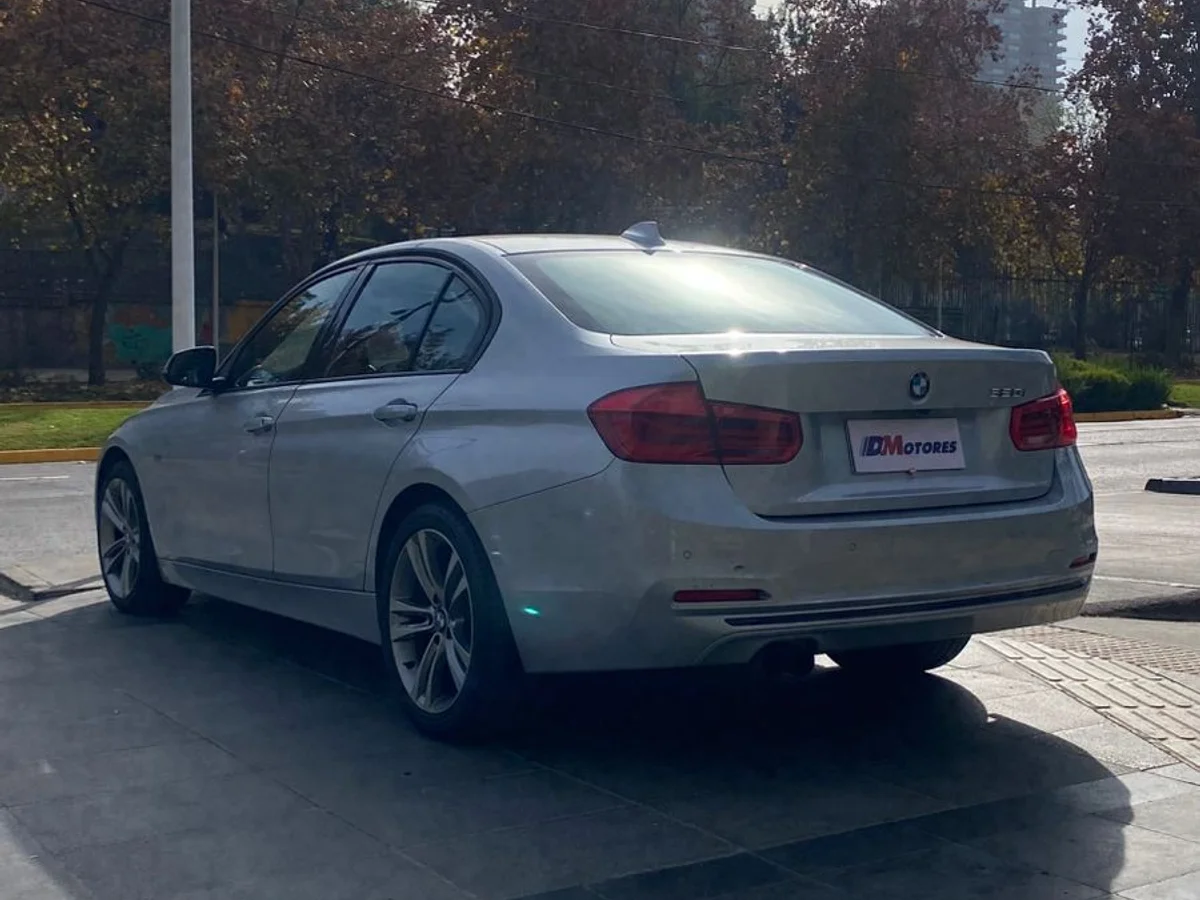 BMW 320I 2.0 AT Limousine 2017 - Miniatura 8