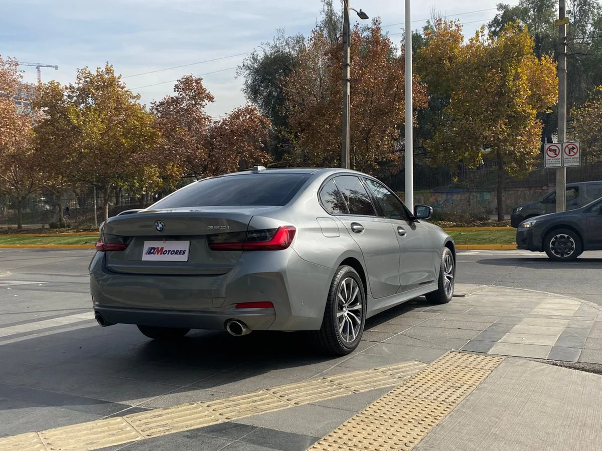 BMW 320I Urban 2023 - Miniatura 8