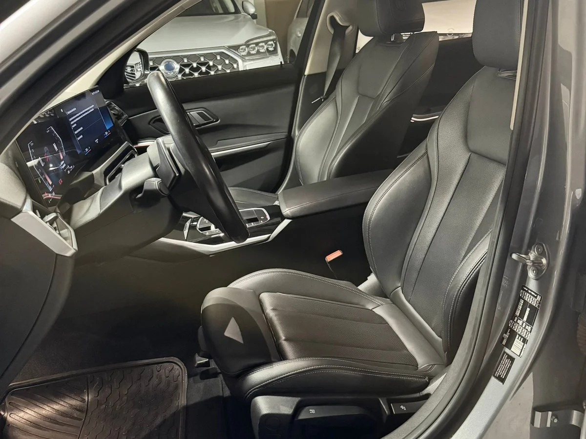 BMW 320I Urban 2023 - Miniatura 10