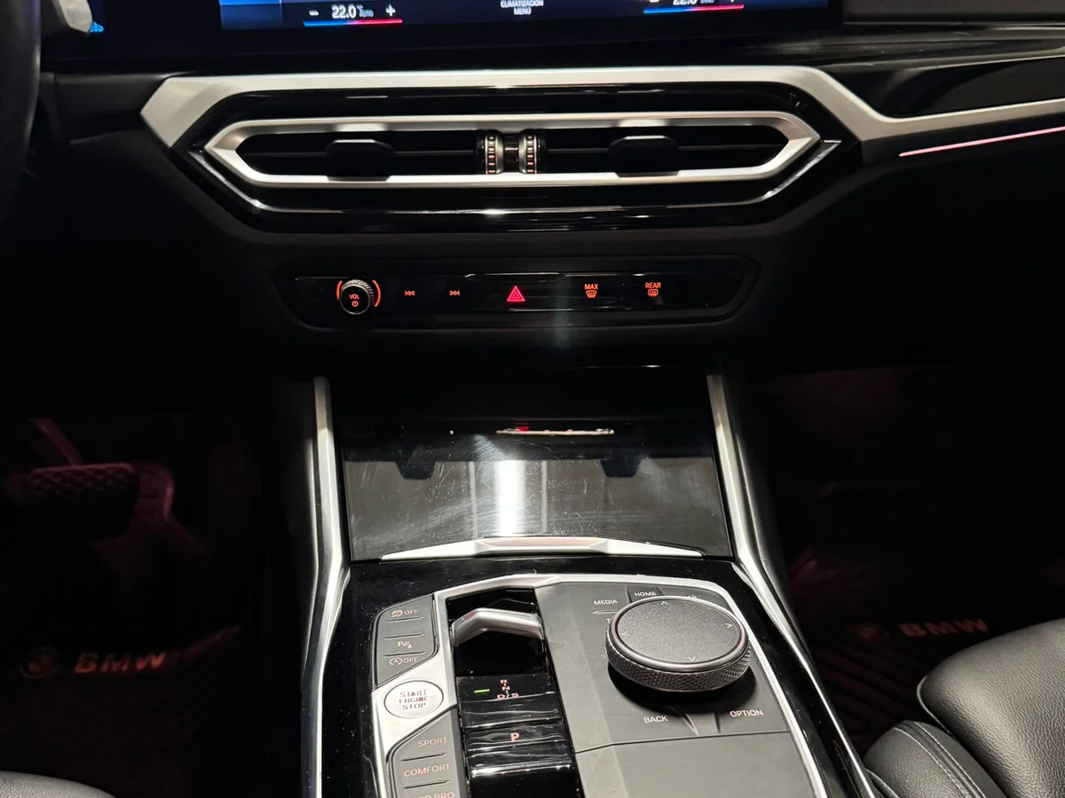 BMW 320I Urban 2023 - Miniatura 12