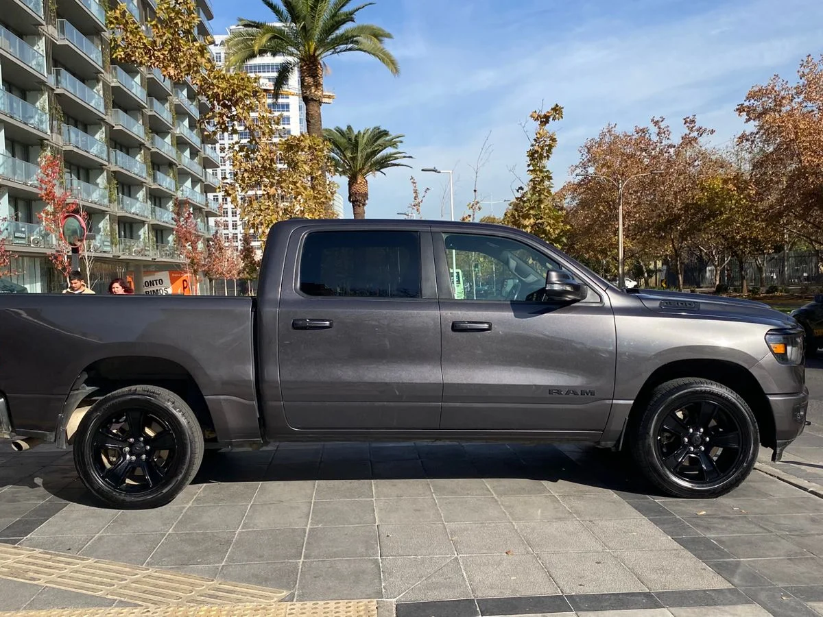 RAM 1500 QUAD CAB SLT DCAB 4X4 3.6 AUT BIGHORN 4P 2021