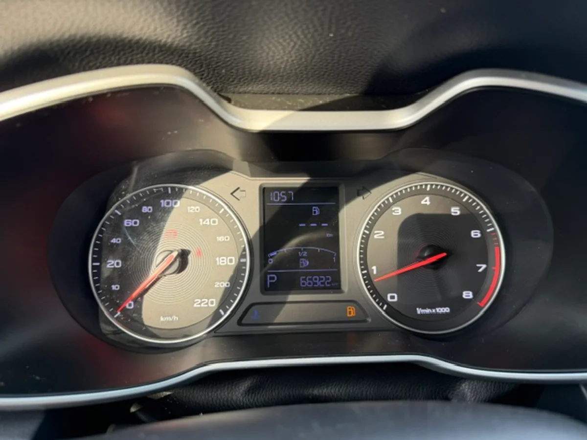 MG ZS 1.5L AUT 1.5L AUTOMÁTICA 2023 - Miniatura 9