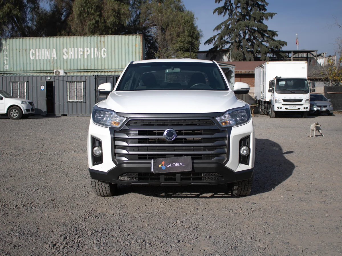 SSANGYONG MUSSO GRAND 2.2 4x2 2023 miniatura 2