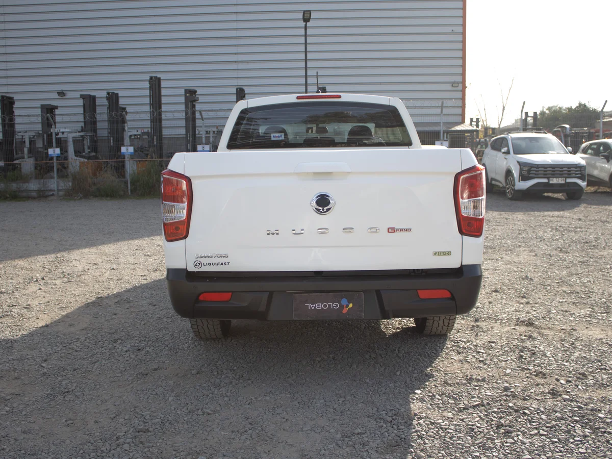 SSANGYONG MUSSO GRAND 2.2 4x2 2023 miniatura 3