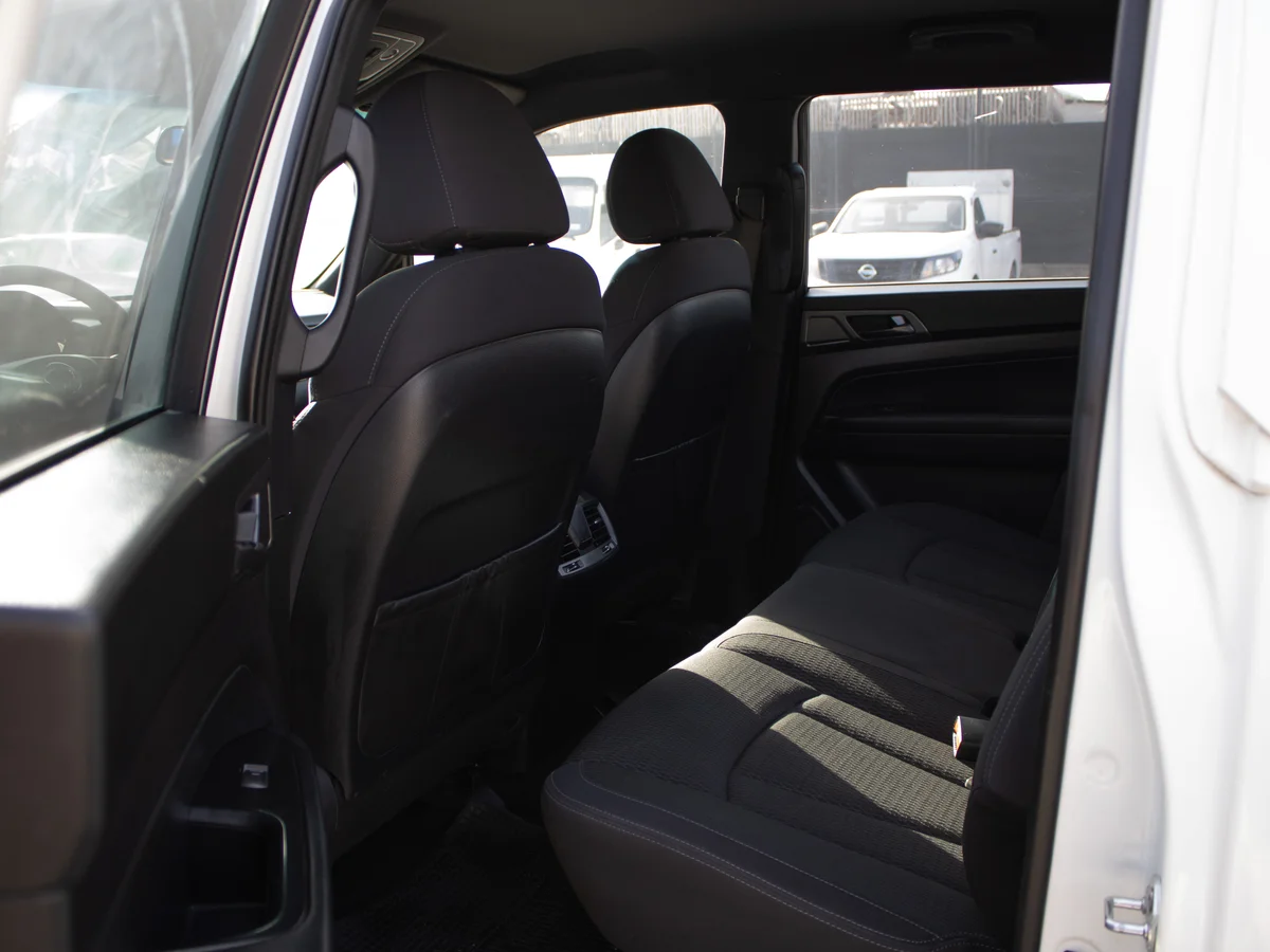 SSANGYONG MUSSO GRAND 2.2 4x2 2023 miniatura 8