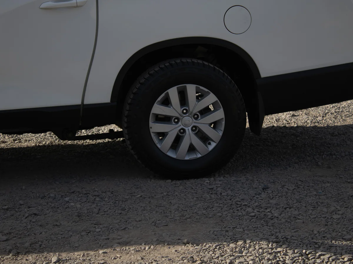 SSANGYONG MUSSO GRAND 2.2 4x2 2023 miniatura 9