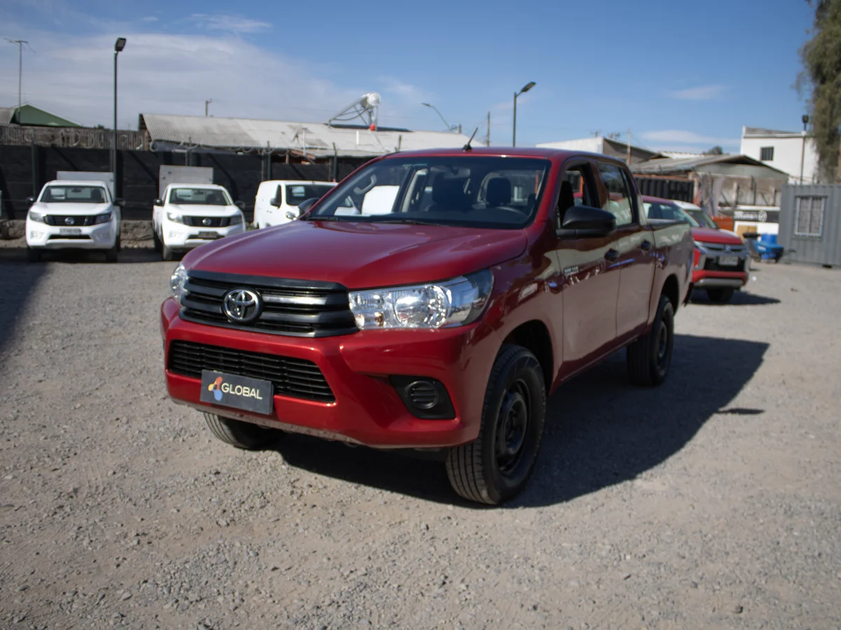 TOYOTA HILUX 4x2 2023 miniatura 1