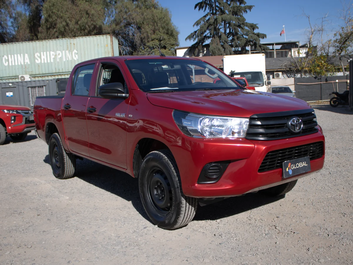TOYOTA HILUX 4x2 2023 miniatura 2