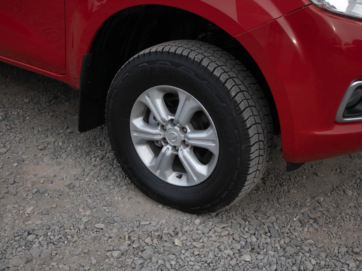 NISSAN NP300 4x4 2021 miniatura 4