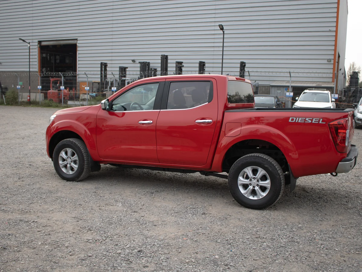 NISSAN NP300 4x4 2021 miniatura 8