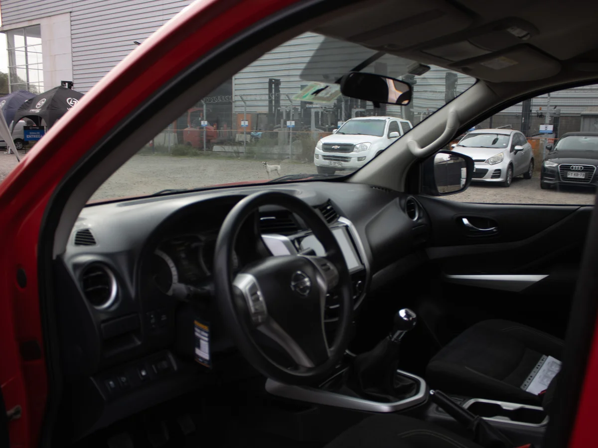 NISSAN NP300 4x4 2021 miniatura 9