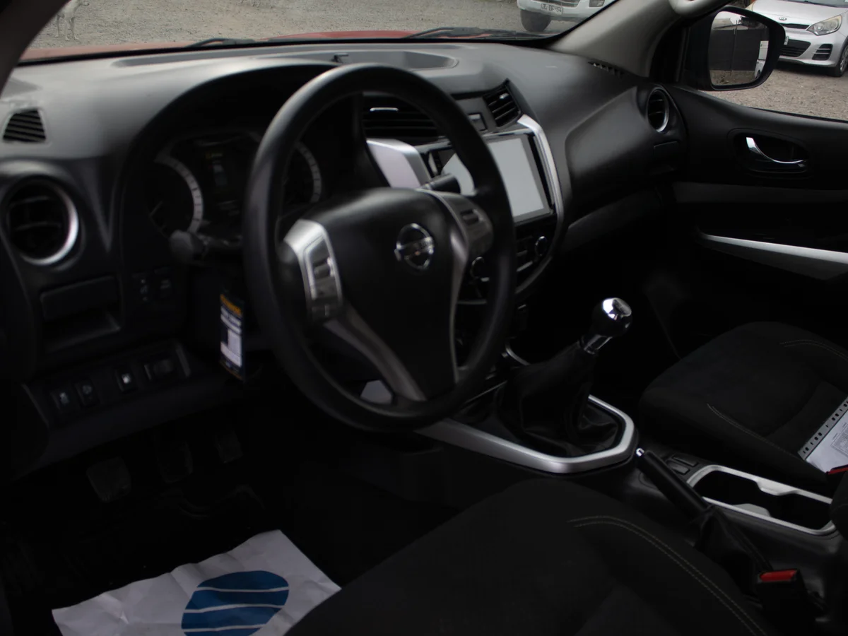 NISSAN NP300 4x4 2021 miniatura 10