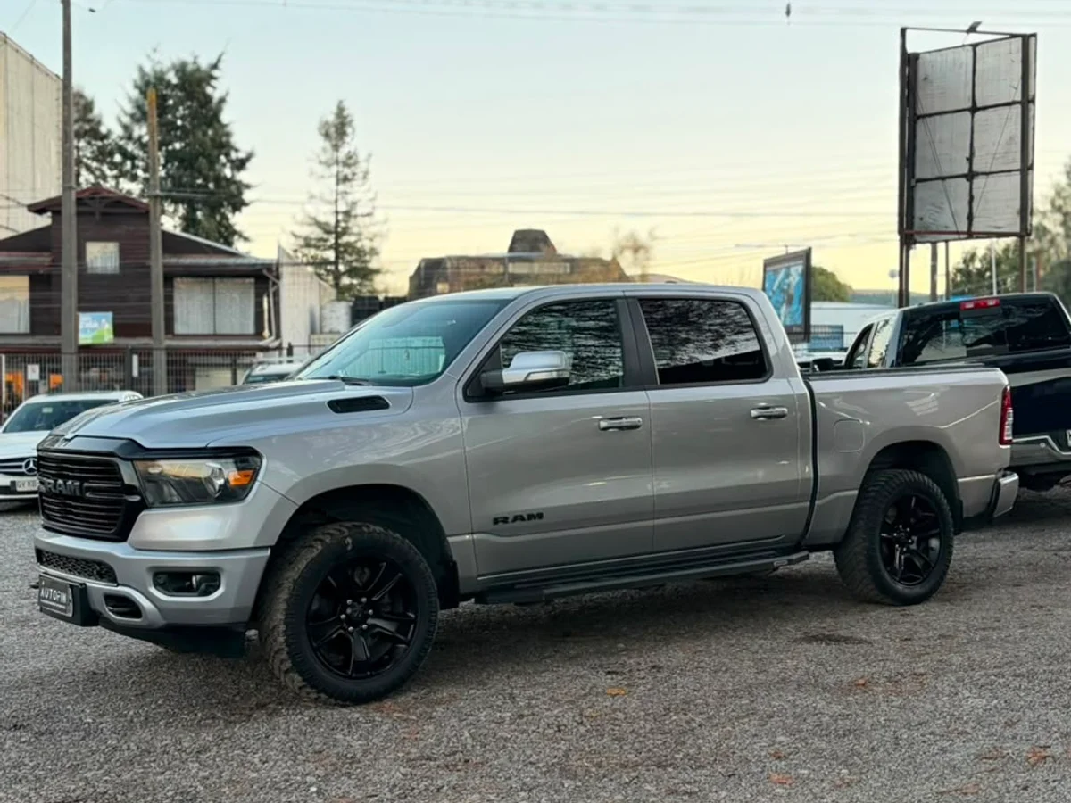 RAM 1500 3.6 4X4 QUAD CAB DOB. CAB. AT 4P 2020 - Imagen 2