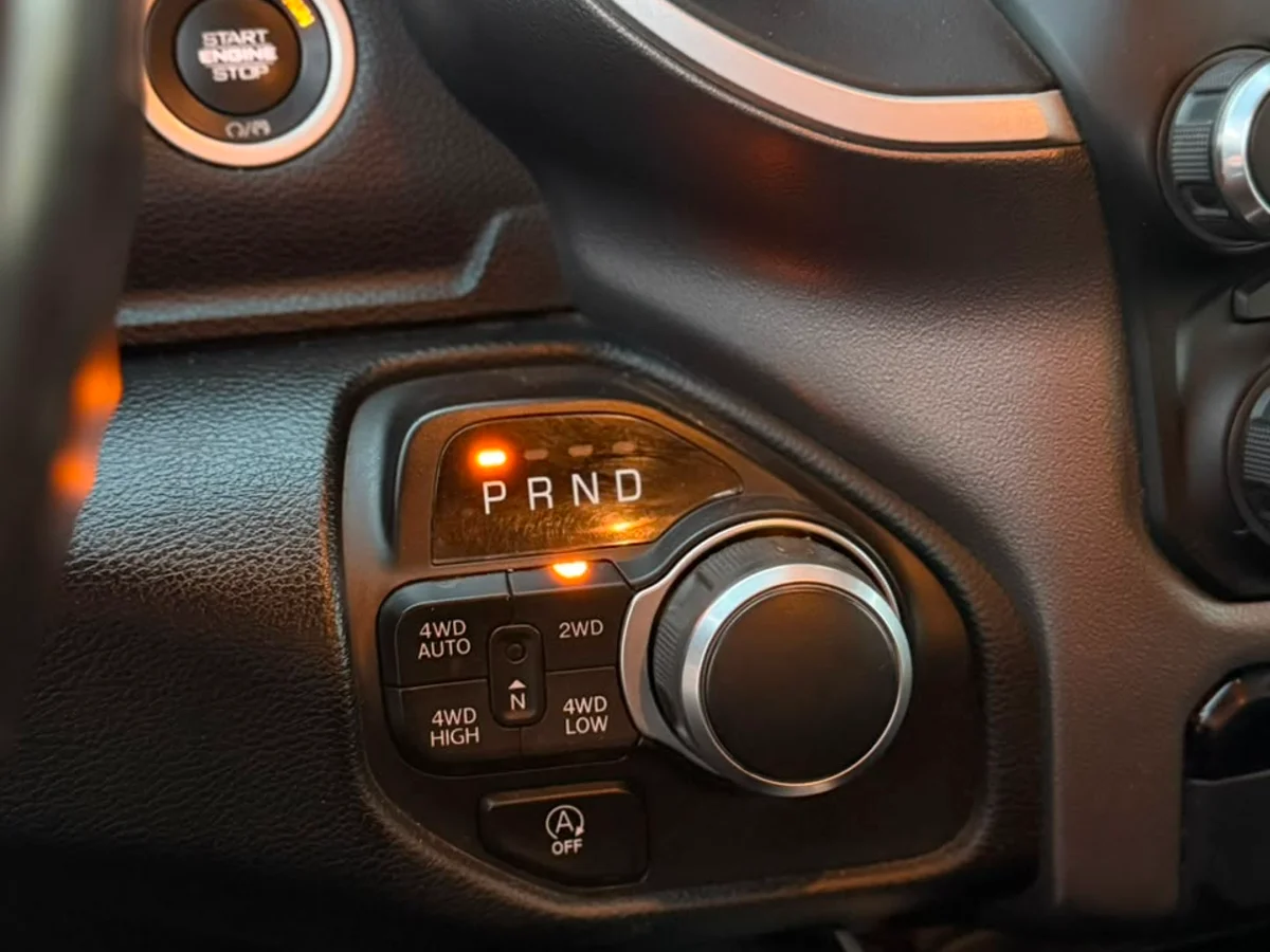 RAM 1500 3.6 4X4 QUAD CAB DOB. CAB. AT 4P 2020 - Imagen 18