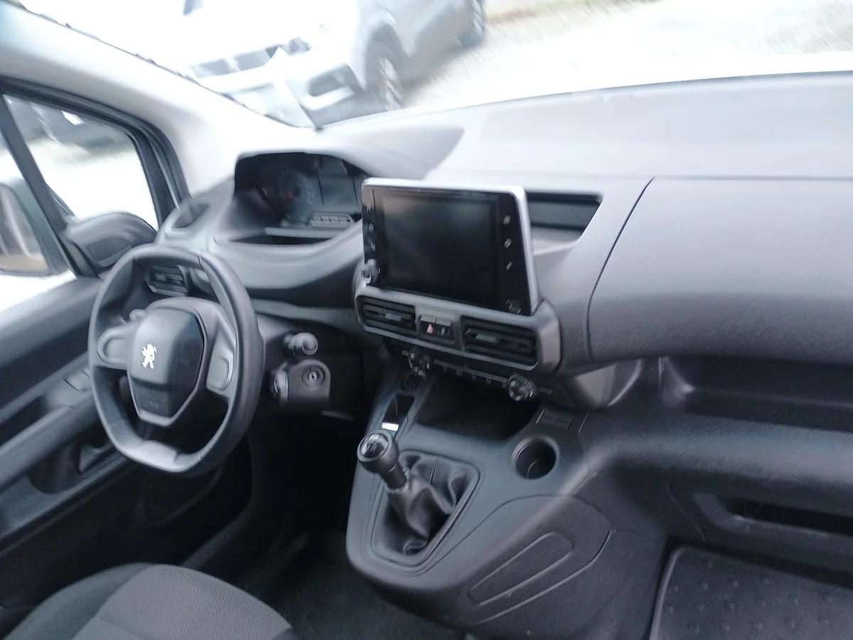 Peugeot Partner L2 — foto 6 de 12