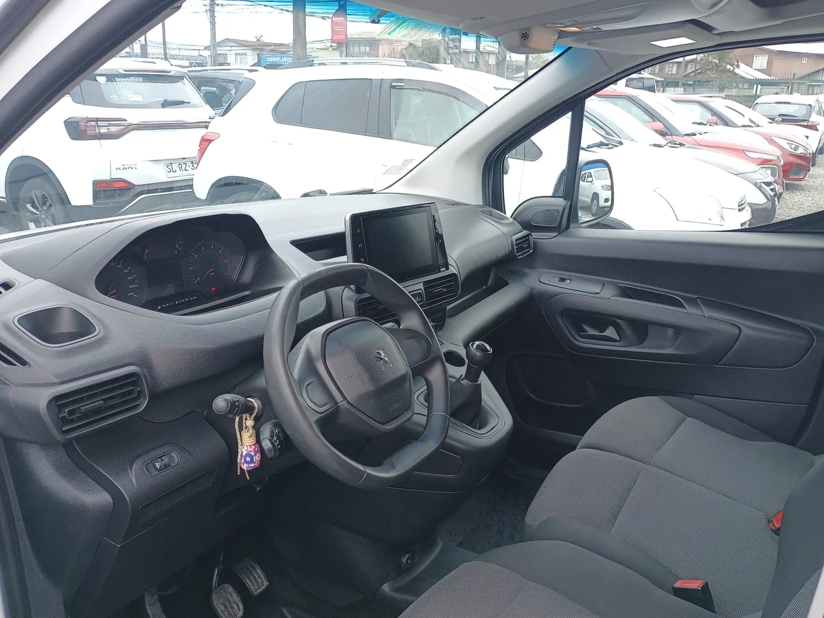 Peugeot Partner L2 — foto 8 de 12
