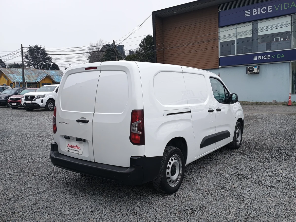 Peugeot Partner L2 — foto 9 de 12