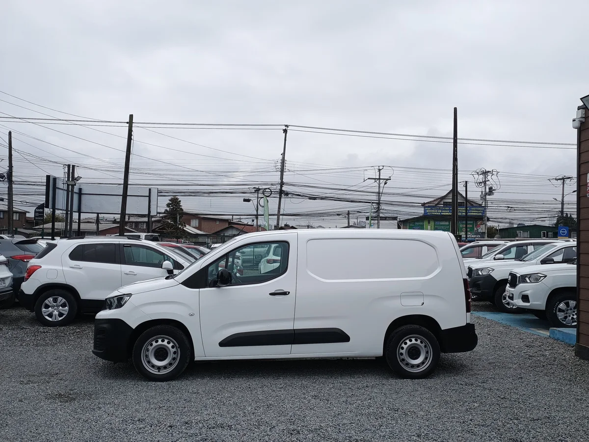 Peugeot Partner L2 — foto 12 de 12
