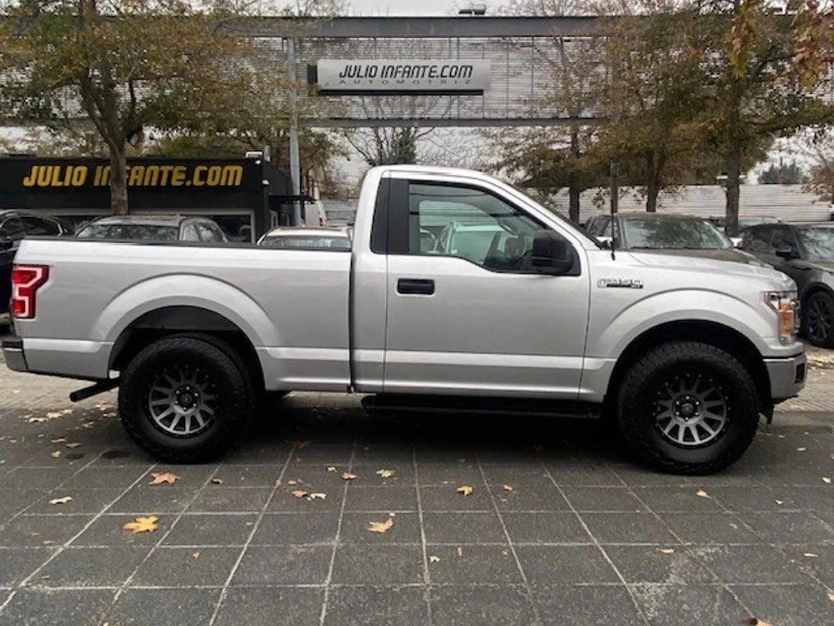 FORD F-150 XLT 3.3 Aut 2018 - Miniatura 3