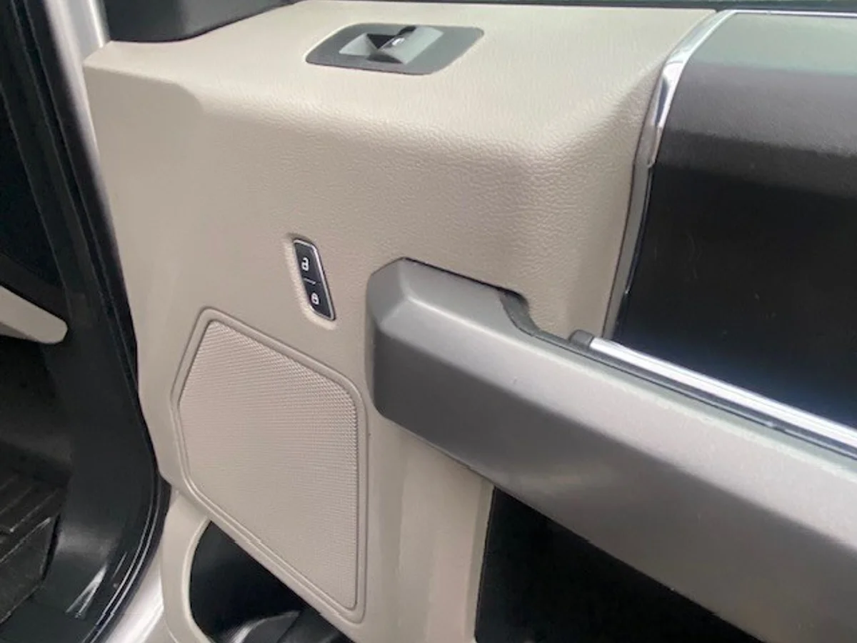 FORD F-150 XLT 3.3 Aut 2018 - Miniatura 21