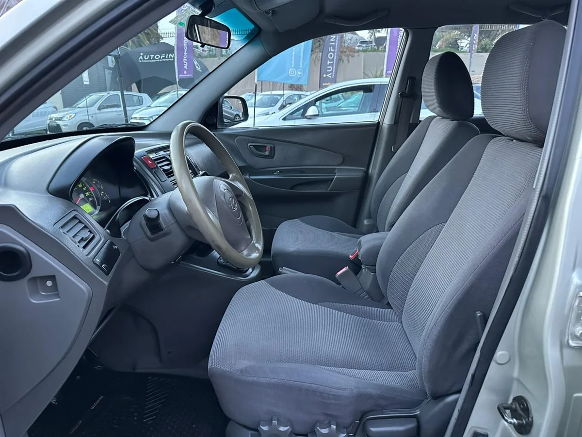 HYUNDAI TUCSON GL 2.0 2006 - Miniatura 7
